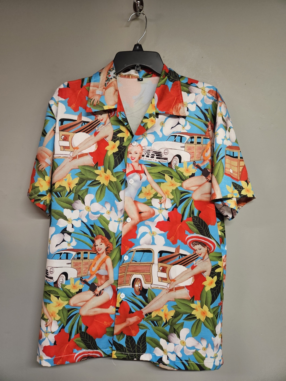 Men's Medium Hawaiian Tropical Pinup Girls Vintage Cars Button-Down Shirt